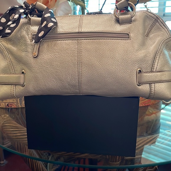 Tignanello since 1999 silver leather purse in great condition inside and out. - Picture 3 of 13